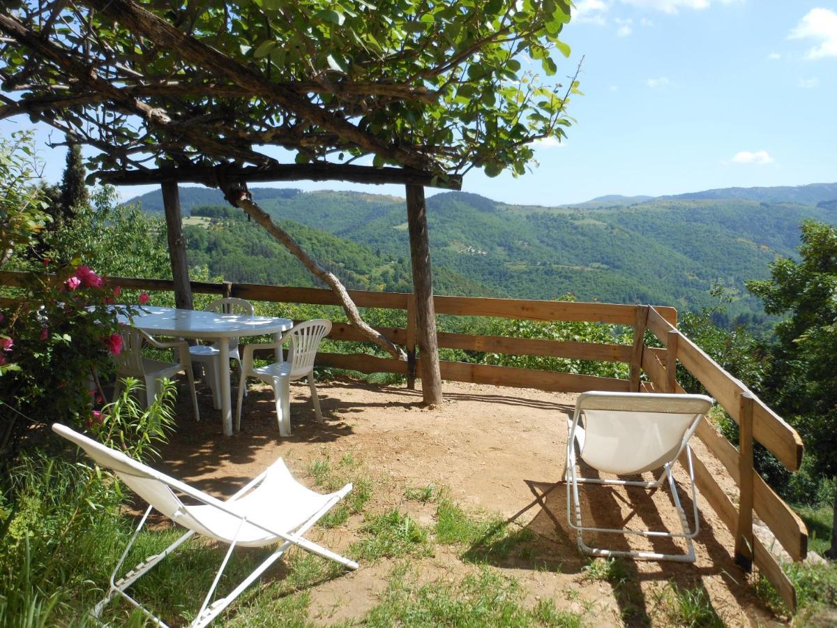 Gite De Chapeleche Les Chataigniers Gluiras Exterior photo